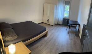 3 室のベッドルーム、WiFi、ベッドシーツ