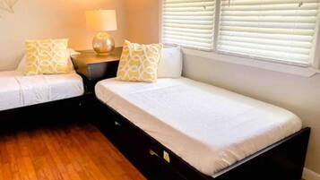 3 sovrum, skrivbord, strykjärn/strykbräda och gratis wi-fi