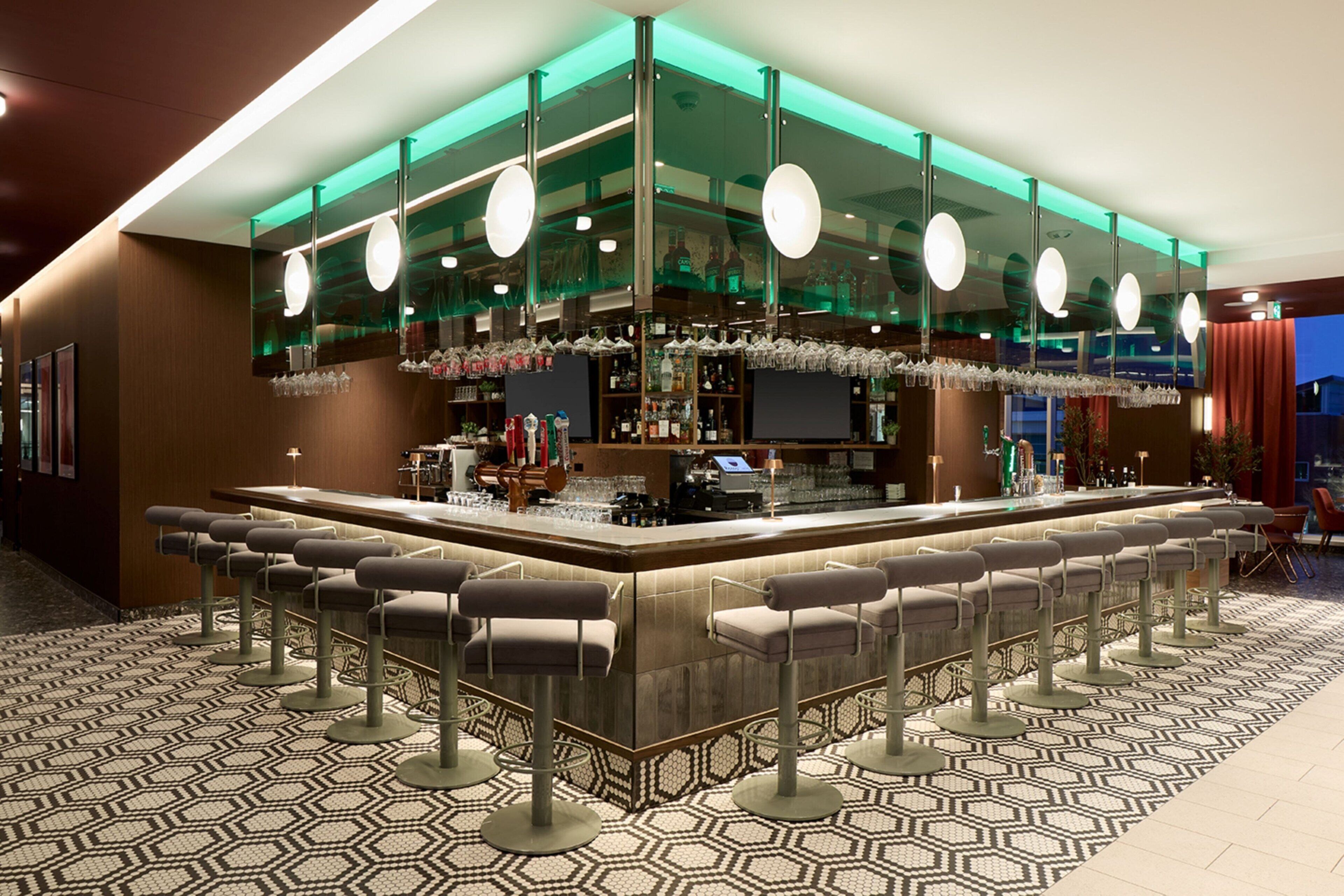 Photo - Courtyard By Marriott Montreal Laval