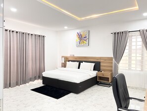 3 bedrooms, iron/ironing board, WiFi, bed sheets - Cozy High-Class 3 Bedroom Apartment, MJ Place, Lekki Phase 1, Lagos, Nigeria (Lekki)