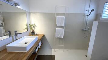 Hair dryer, towels, soap, shampoo