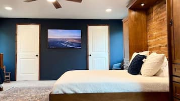 1 bedroom, desk, free WiFi, bed sheets