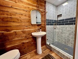 Towels, soap, shampoo, toilet paper - **Mission Cabin Getaway** (Rudy)