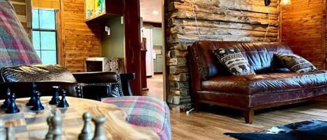 TV connectée, livres, médiathèque