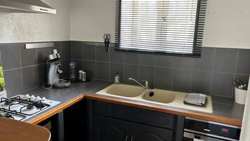 KylskÄp, mikrovÄgsugn, ugn och spishÀll