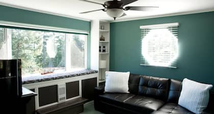 Oceanview Guest Suite with Large 2 Person Soaker Tub