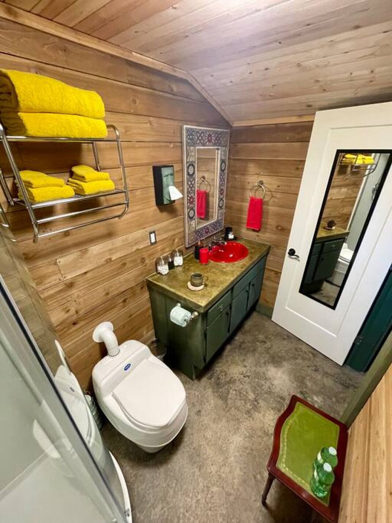 免费洗浴用品、吹风机、浴袍、毛巾