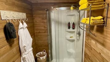 Articles de toilette gratuits, sĂšche-cheveux, peignoirs