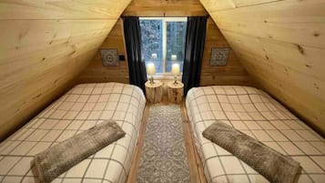 1 bedroom, desk, free WiFi, bed sheets