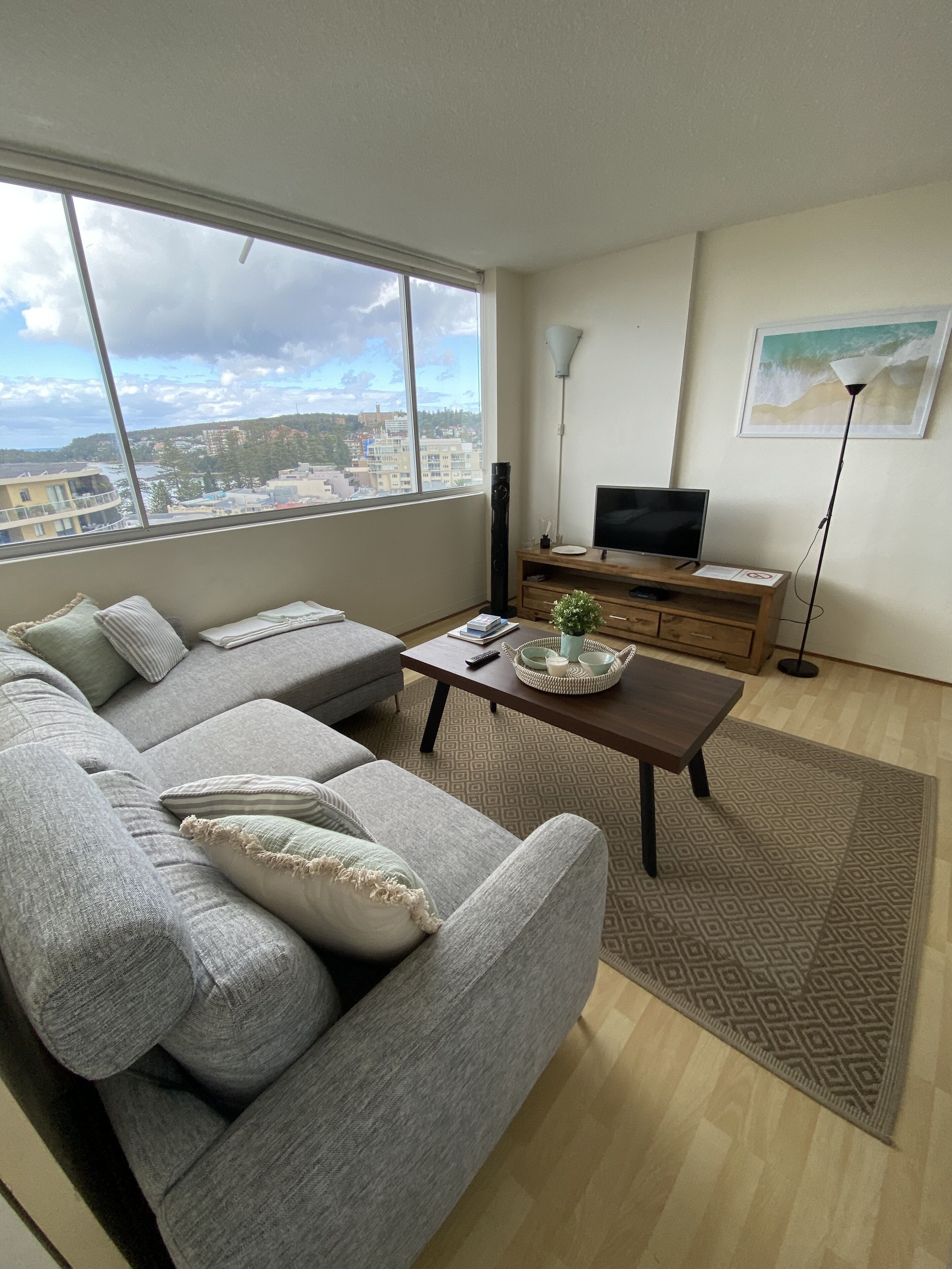 Perfect Surfside Apartment in Manly just metres to the Beach