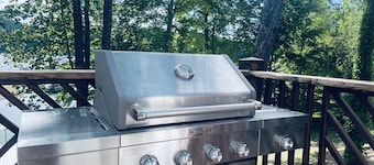 Lakefront Cottage with Private Dock on Norris Lake