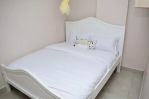 1 camera, Wi-Fi, lenzuola