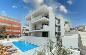 Exterior - Gorgeous apartment in Okrug Gornji (Okrug Gornji)