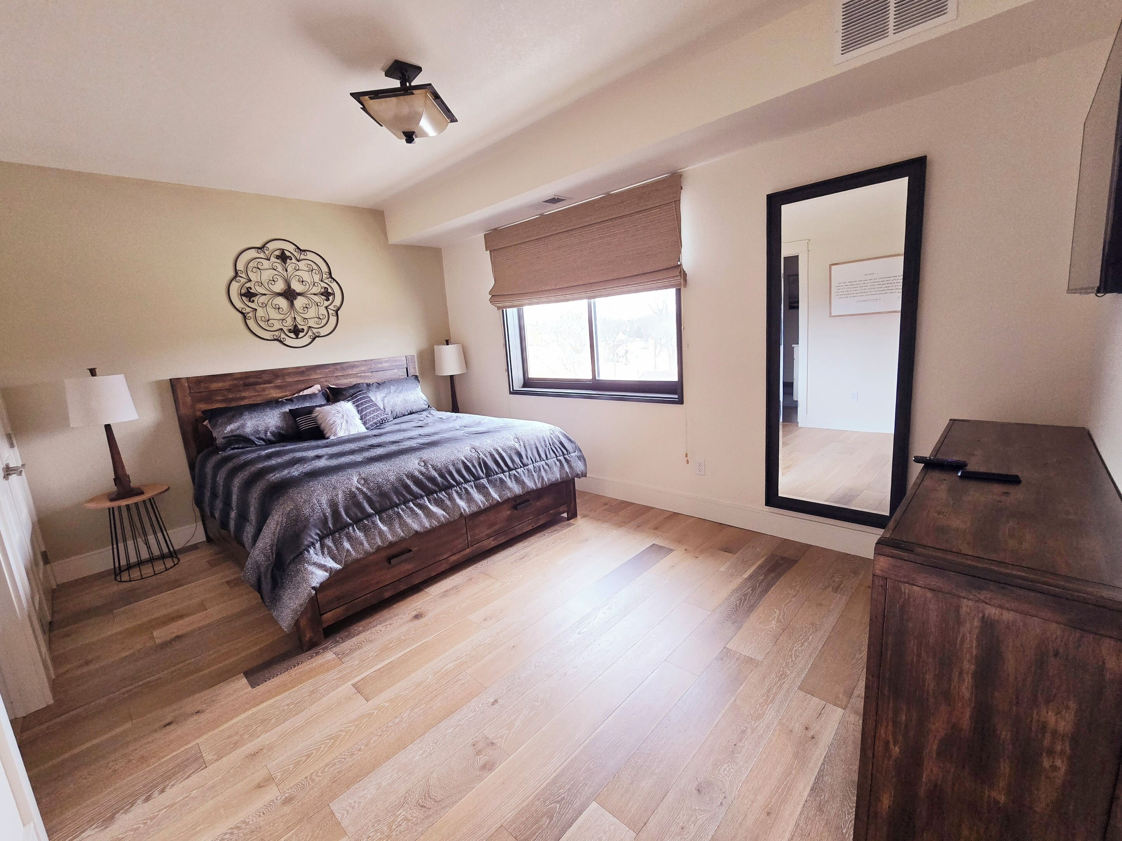 2 bedrooms, in-room safe, iron/ironing board, WiFi