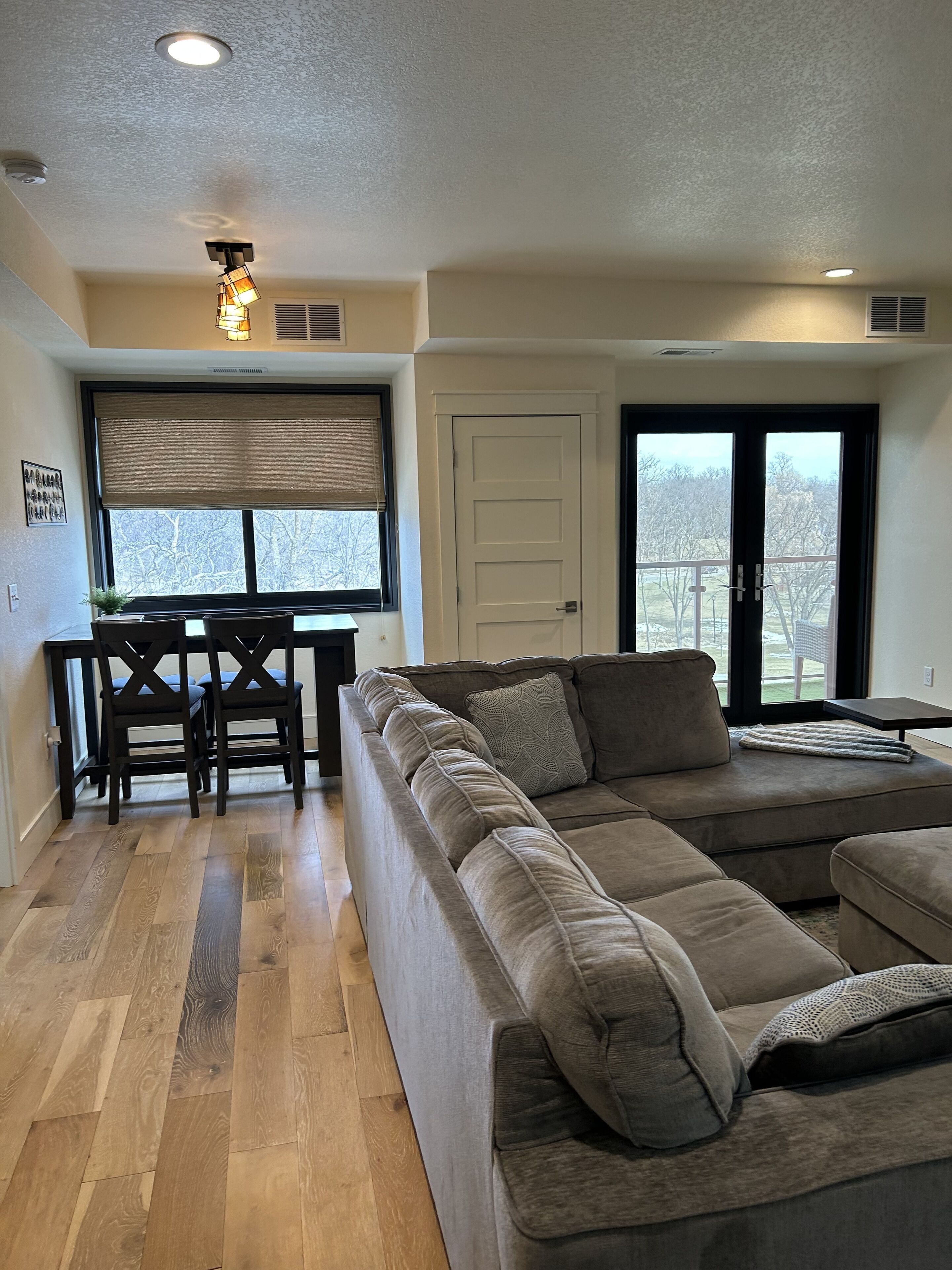 Updated 2 Bedroom Condo!