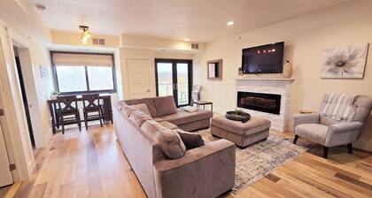 Updated 2 Bedroom Condo!
