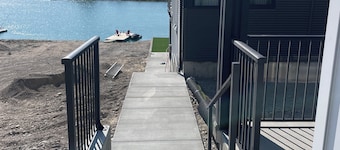 Lake Koocanusa Beach-C/W dock