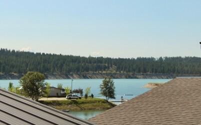 Lake Koocanusa Suite w/ Beach Access & Marina Dock