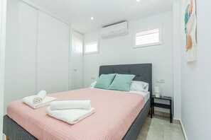 2 bedrooms, WiFi, bed sheets