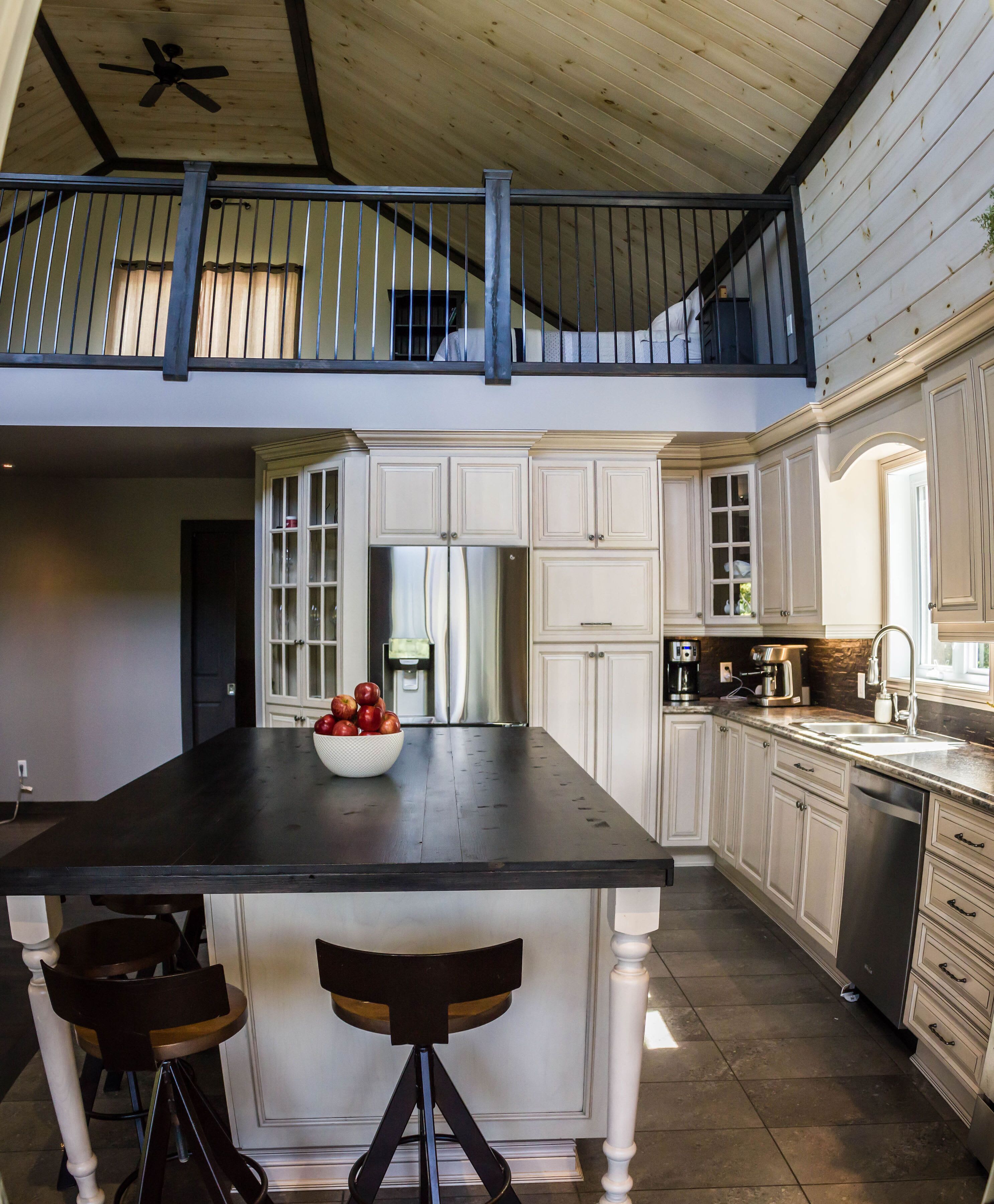 Beautiful Chalet near Mt-Tremblant with Hot Tub