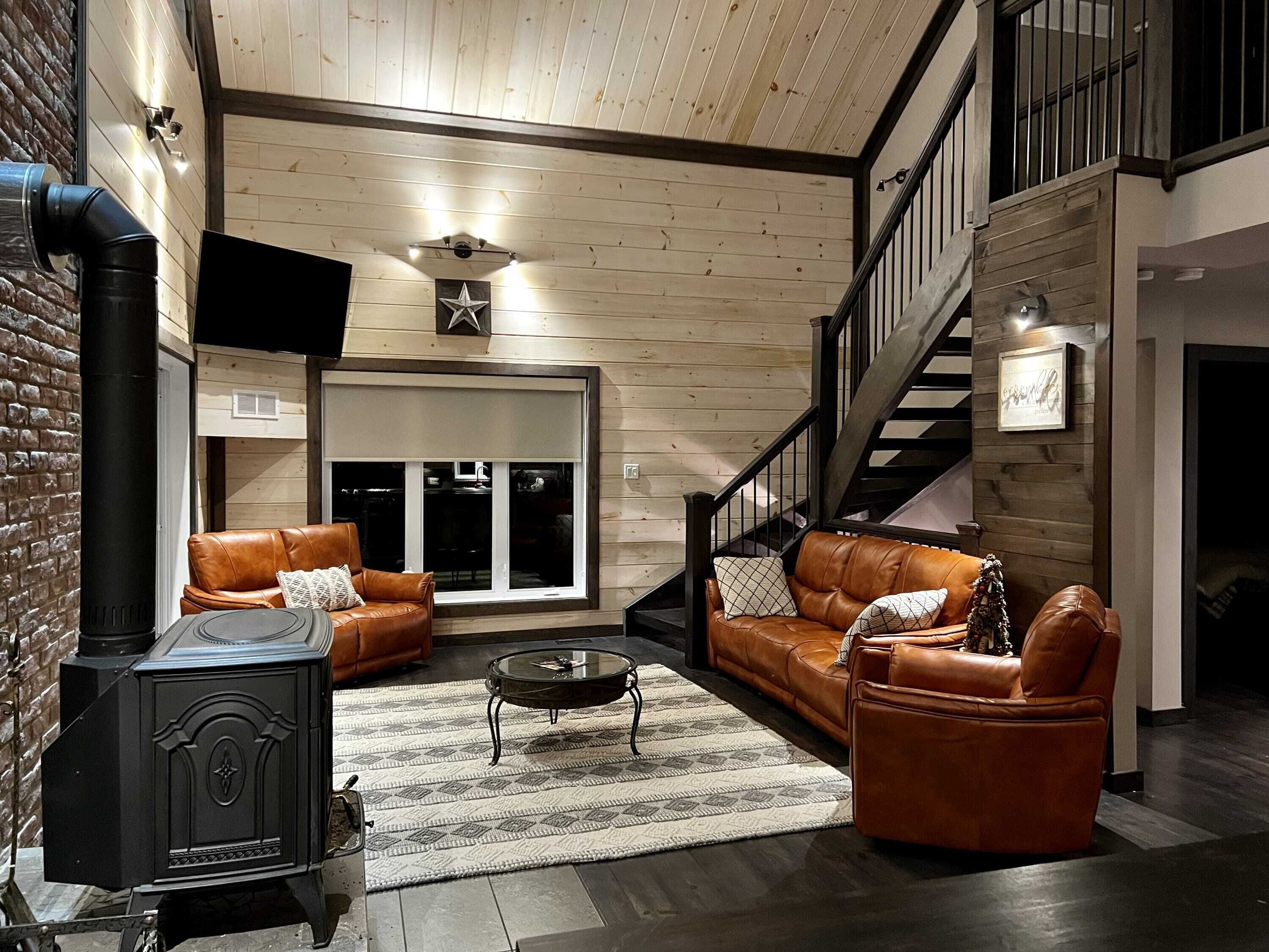 Beautiful Chalet near Mt-Tremblant with Hot Tub