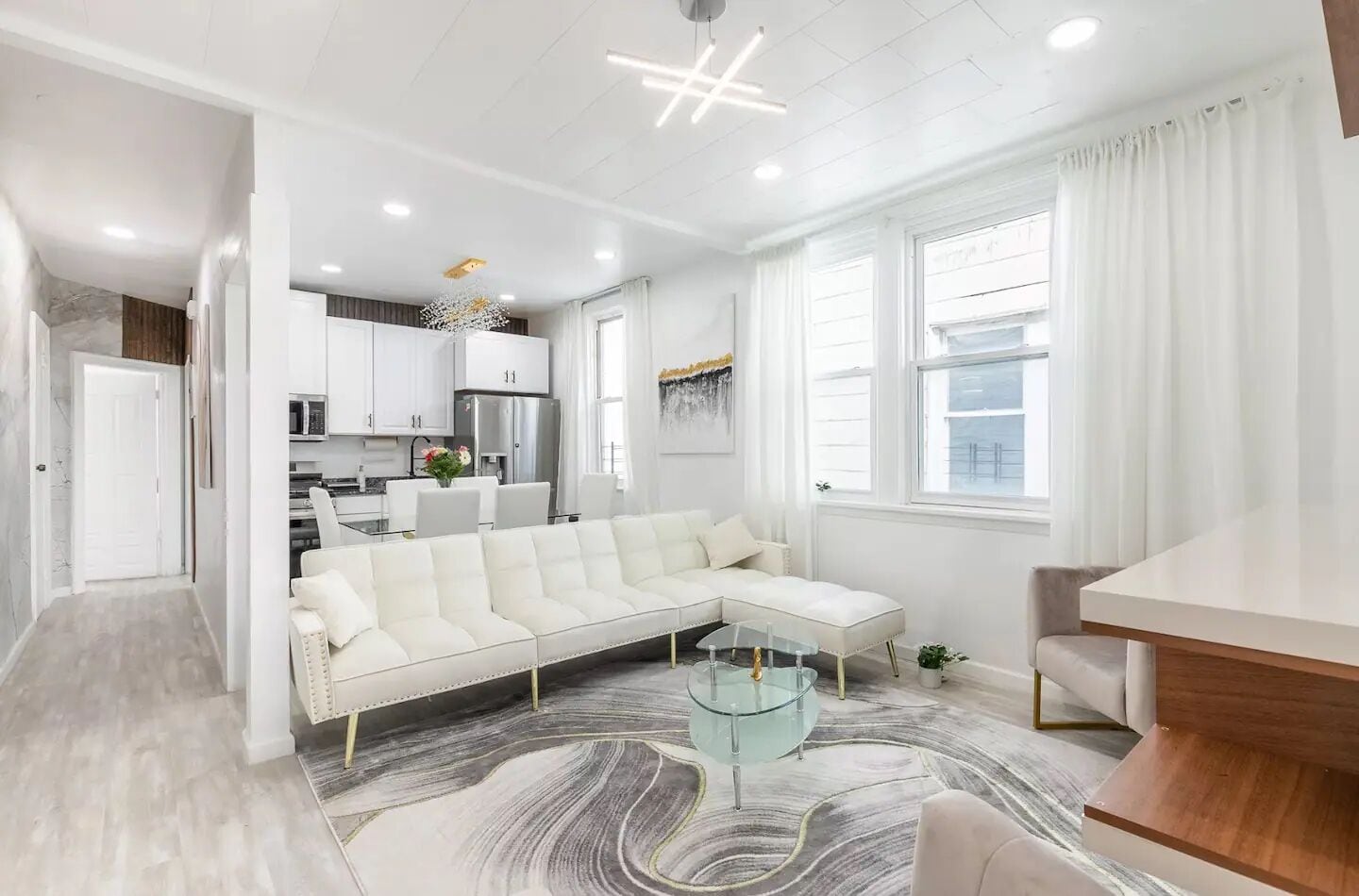 Luxury House | Living area | Smart TV