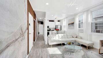 Luxury House | Living area | Smart TV