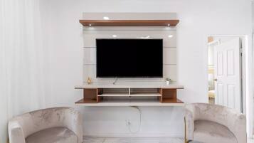 Rumah Mewah | Area keluarga | Smart TV