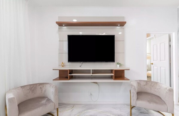Luxe huis | Woonruimte | Een smart-tv