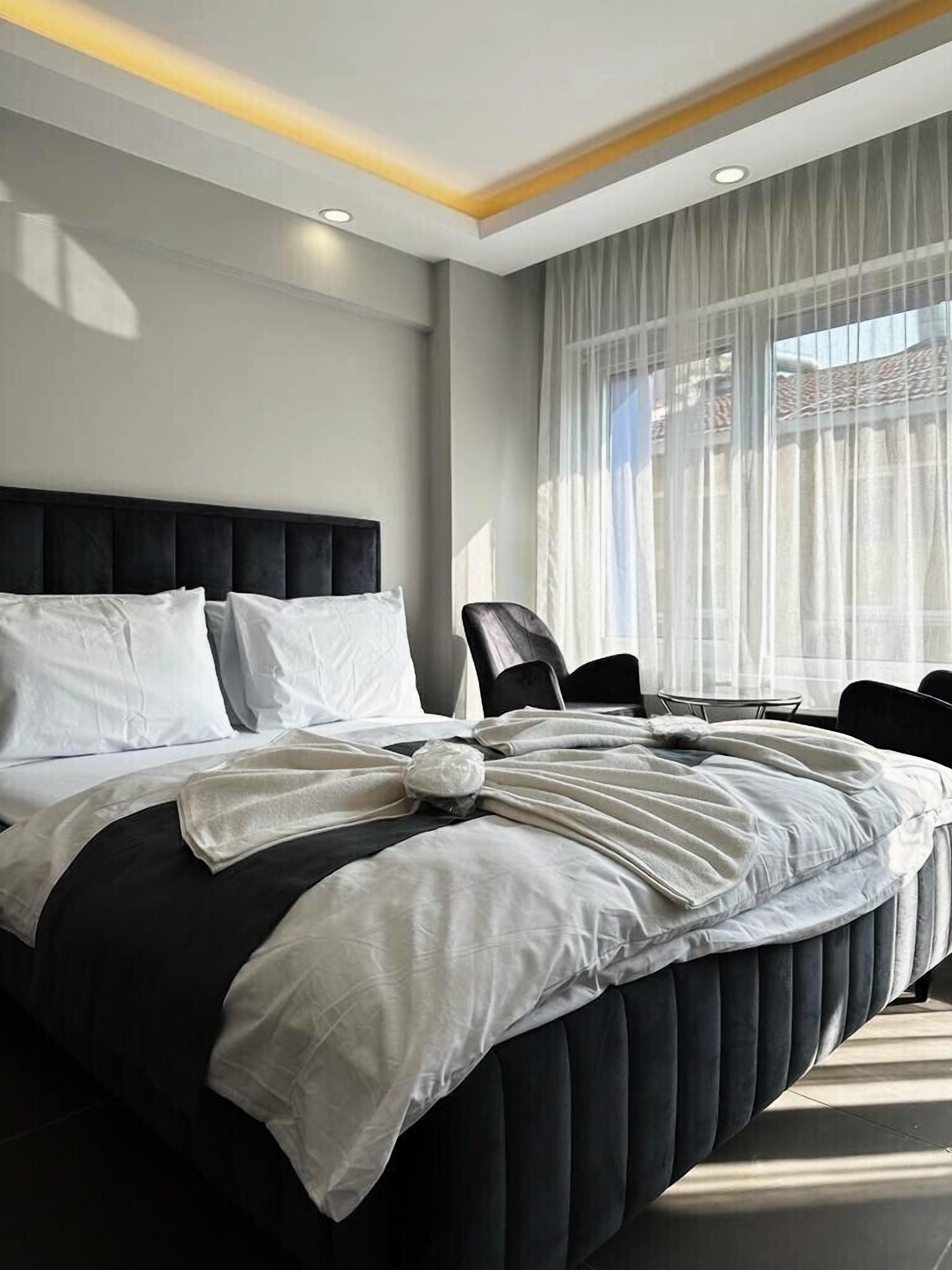 Comfort Double Room | Premium bedding, individually decorated, individually furnished, desk