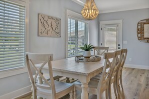 Dining - Bright airy lakeside home in gated community (Winchester)