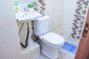 Dusche, Handtücher, Seife, Shampoo