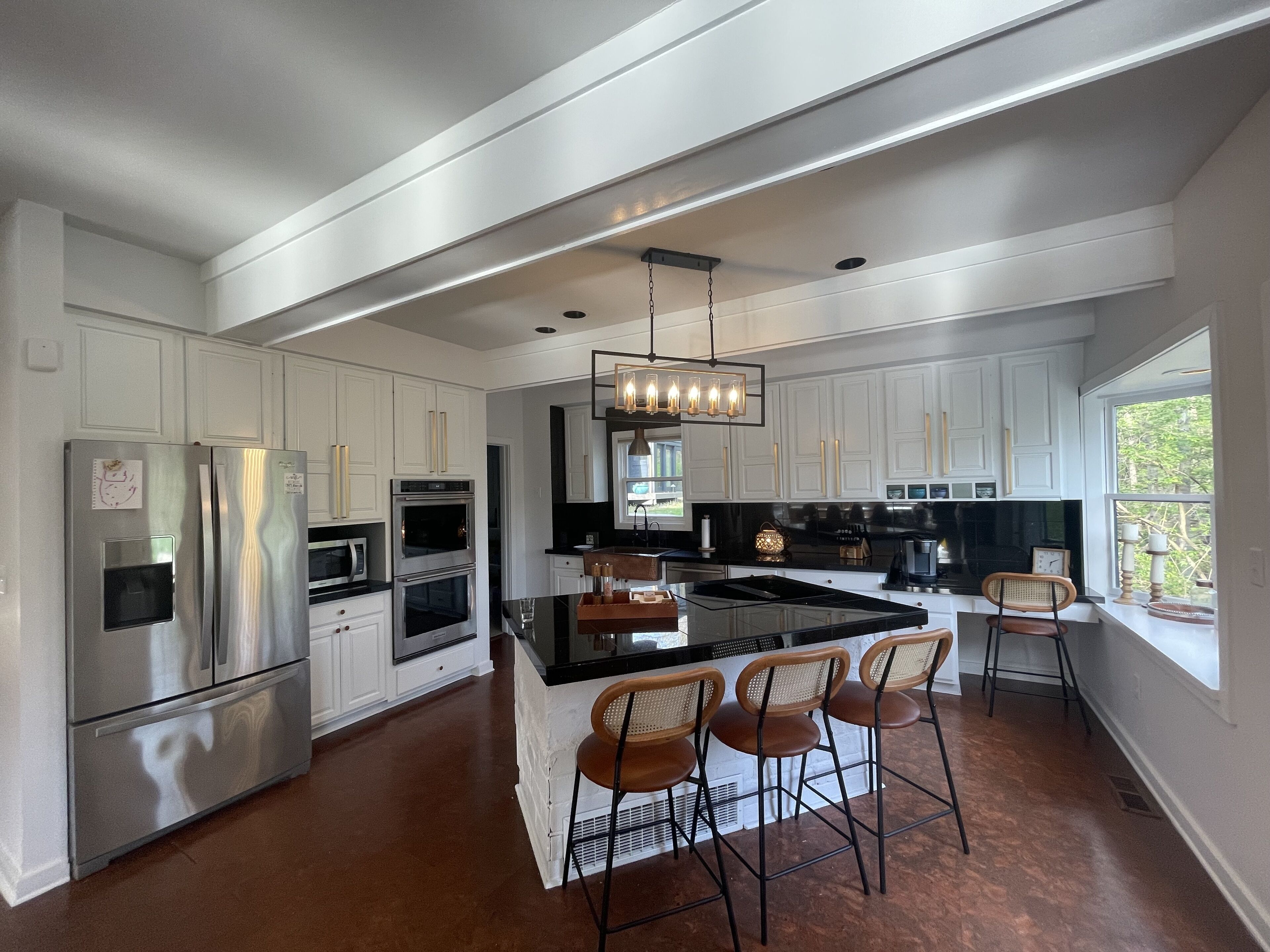 THE RIVERHOUSE-RIVERFRONT. 3 minutes to Bridge Park, Columbus Zoo/Zoombezi Bay