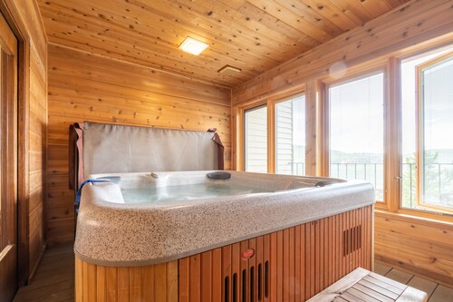 Granby Condo with Private Hot Tub
