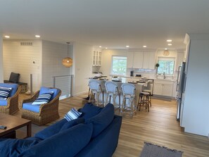 Una Smart TV, una chimenea