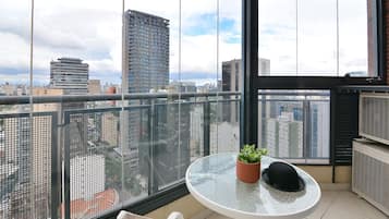 Duplex Casal com Sofa Cama | Vista da sacada