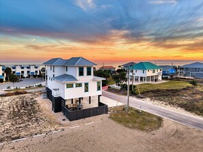 Exterior - Skinny Dippin - Private Pool, Beach View, Across From The Beach! (St George Island)