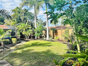 Property grounds - Location! 10 minutes drive to Siesta Beach (Sarasota)