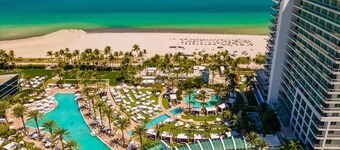 New Listing - Fontainebleau Sorrento Junior Suite