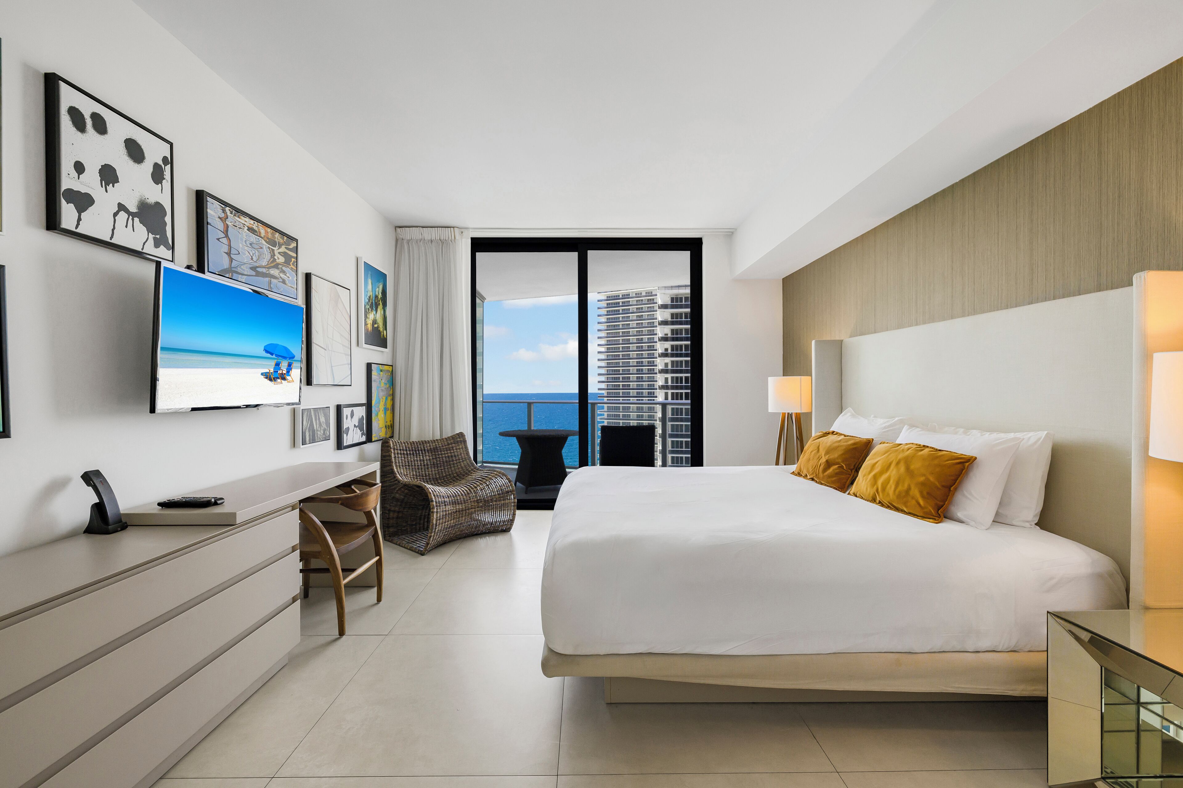 Apartamento de lujo, 1 habitación, vistas al mar | Ropa de cama de alta calidad y cortinas opacas