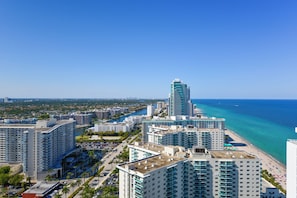 Luxury Apartment, 2 Bedrooms, Partial Ocean View | City view