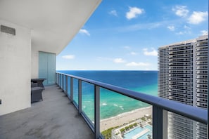 Luxury Condo, 1 Bedroom, Sea View | Balcony