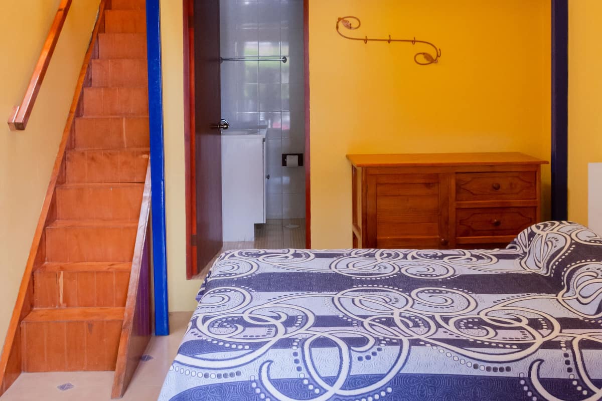 Chambre Double Standard, vue parc | Fer et planche à repasser, Wi-Fi gratuit, draps fournis