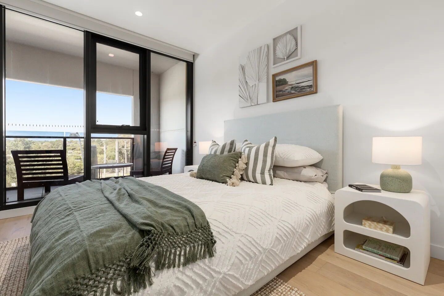 Uber Stylish Apartment in Glen Iris