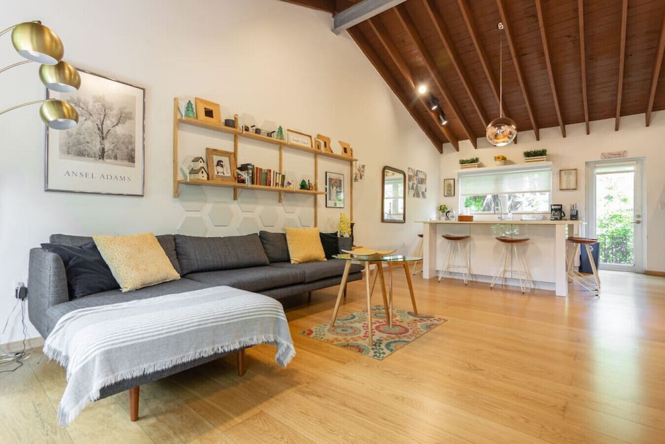 Mimo Oasis: Exquisite 3BR Haven