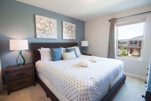 4 habitaciones y espacio para trabajar con laptop 