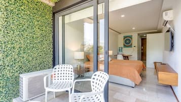 Coffres-forts dans les chambres, fer et planche Ă repasser