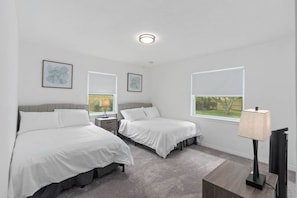 3 bedrooms, desk, WiFi, bed sheets