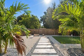 Property grounds - Gorgeous Mount Dora Haven: Stylish 3BR Retreat (Mount Dora)