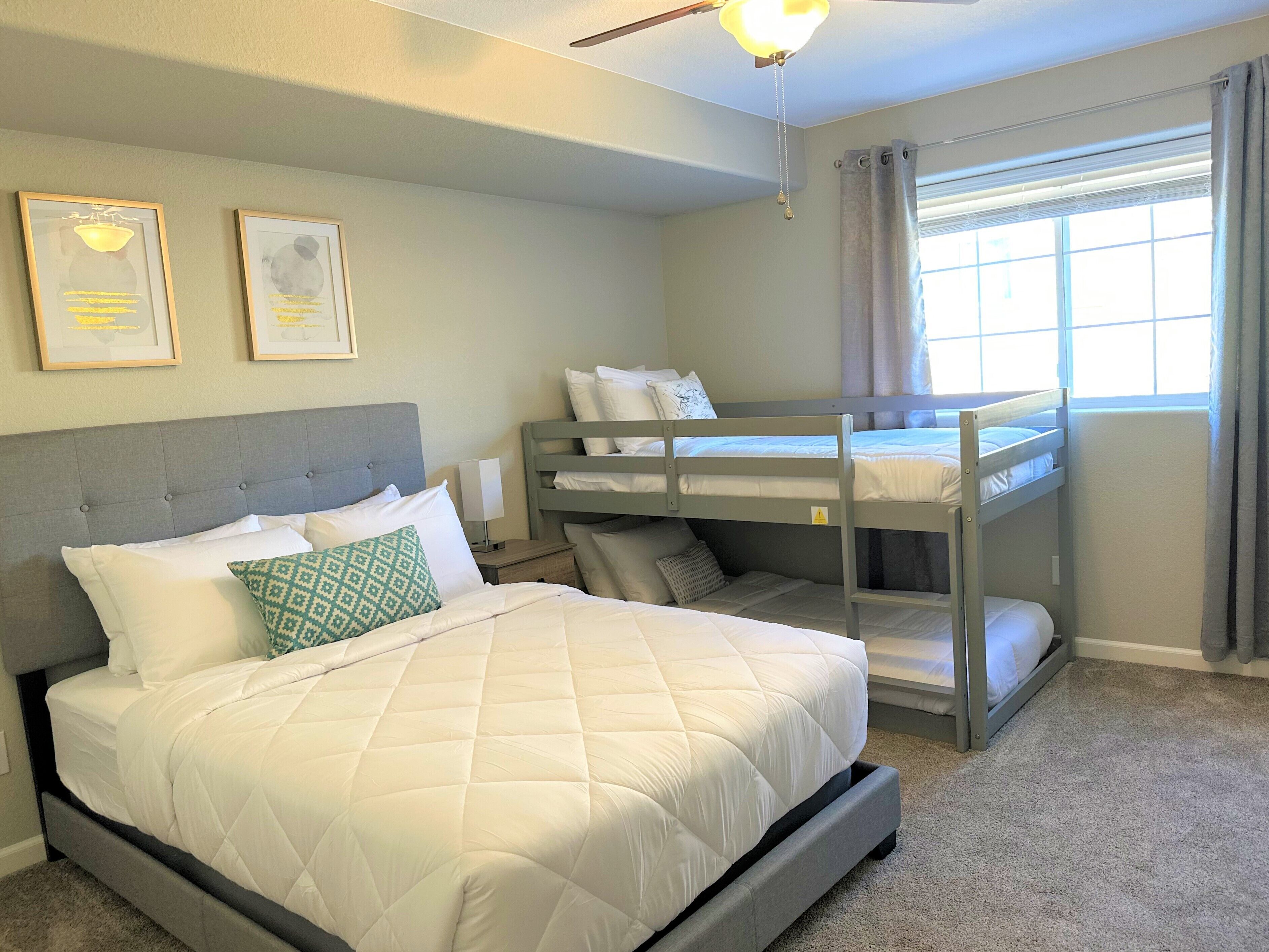 Stylish & Comfy Family Getaway in Pueblo West